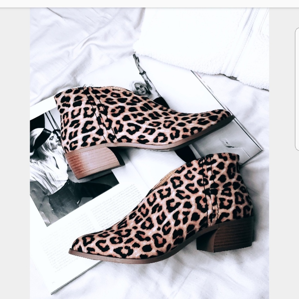 //The Frankie// Leopard Print Bootie - image 2